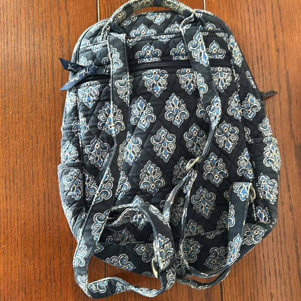 🆕VERA BRADLEY🆕 RETIRED CALYSO BLUE PATTERN BACKPACK EUC - Picture 4 of 6